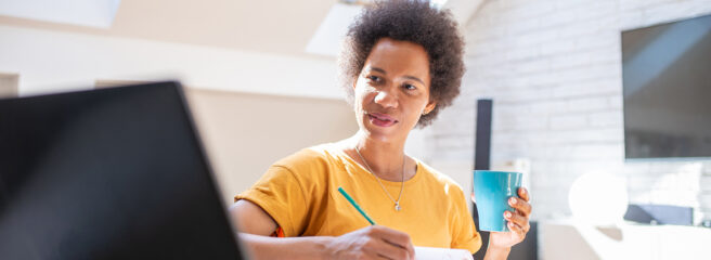 A young woman using ChatGPT for her personal finance